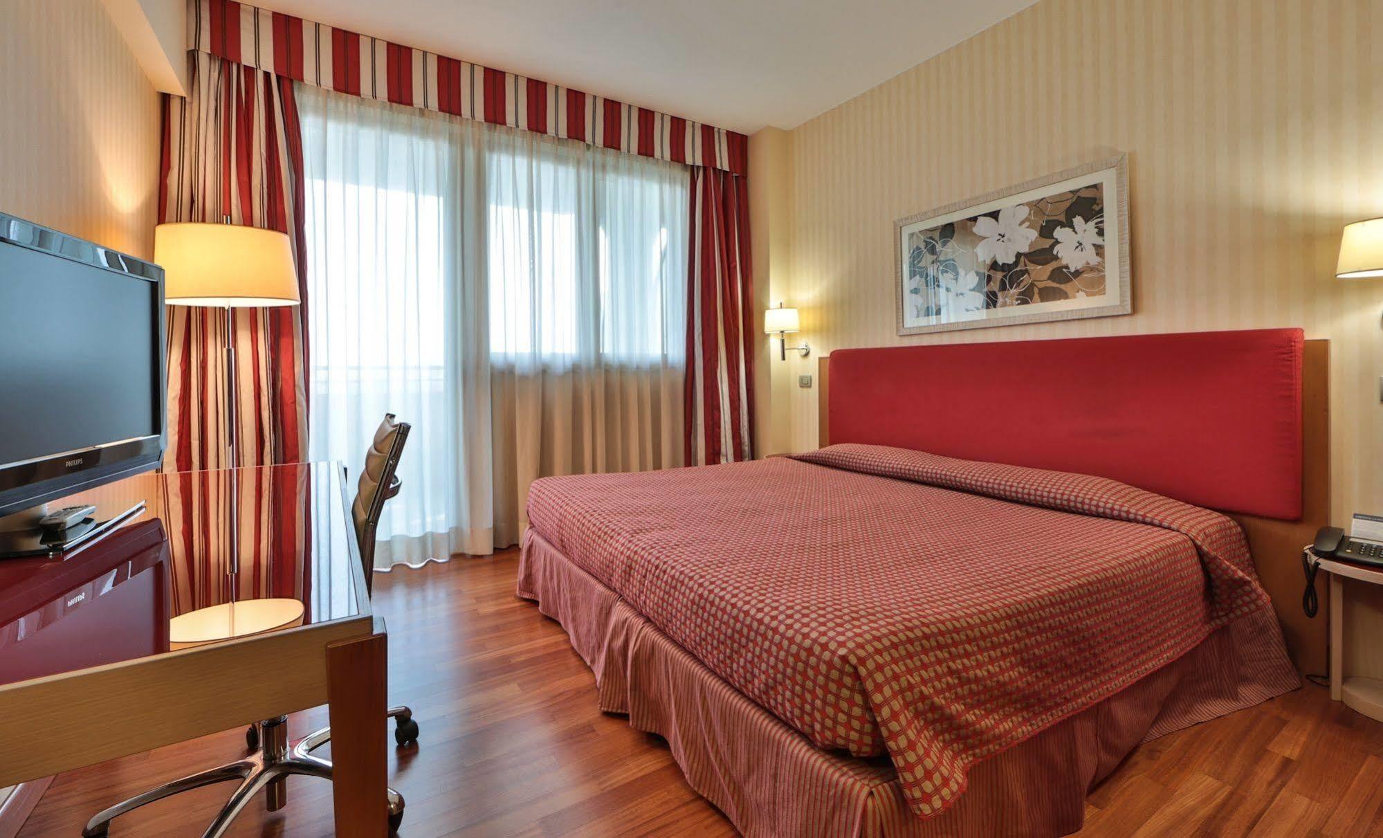 Unaway Hotel & Residence Quark Due Milano Bagian luar foto
